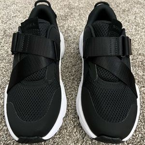 WOMEN'S Sorel  KINETIC™ RNEGD STRAP TRAINER size7